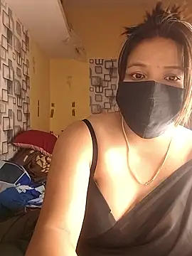 Snapshot of Radhikadavi879 chatting on 09/27/25, 05:40 Radhikadavi879 online show from 09/27/25, 05:40