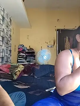 Snapshot of Radhikadavi879 chatting on 10/19/25, 05:19 Radhikadavi879 online show from 10/19/25, 05:19