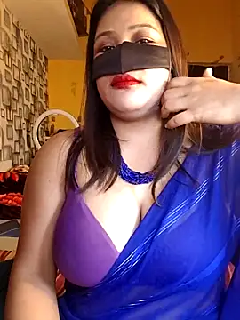 Snapshot of Radhikadavi879 chatting on 01/14/26, 05:13 Radhikadavi879 online show from 01/14/26, 05:13