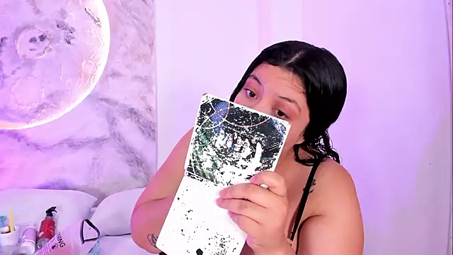 Snapshot of JulietaKane chatting on 03/06/26, 04:53 JulietaKane online show from 03/06/26, 04:53