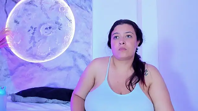 Snapshot of JulietaKane chatting on 03/17/26, 05:22 JulietaKane online show from 03/17/26, 05:22