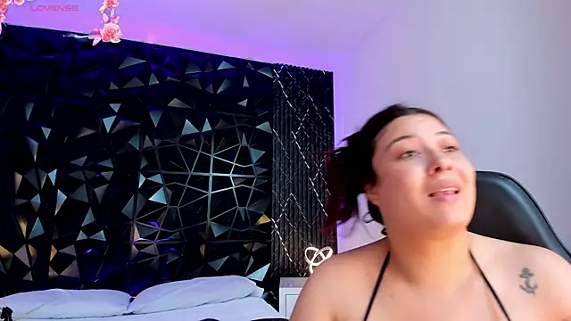 Snapshot of JulietaKane chatting on 03/30/26, 08:43 JulietaKane online show from 03/30/26, 08:43