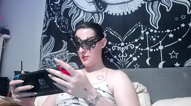 LexiSnowUK online show from 02/22/25, 09:04