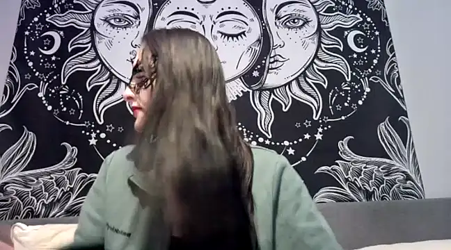 LexiSnowUK online show from 02/26/25, 09:42