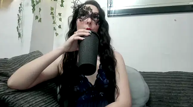 LexiSnowUK online show from 02/28/25, 08:18