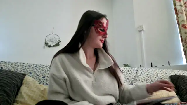 LexiSnowUK online show from 12/04/25, 12:36