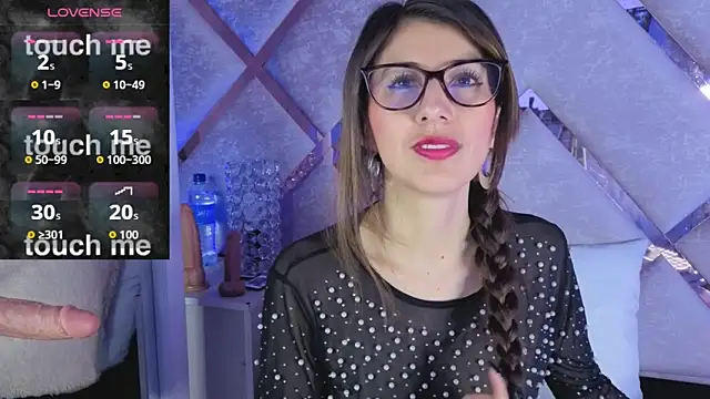  jade white  online show from 02/07/26, 01:37