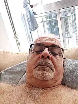 Satiro Sevilla online show from 09/15/25, 05:13