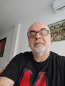 Satiro Sevilla online show from 11/29/25, 02:09