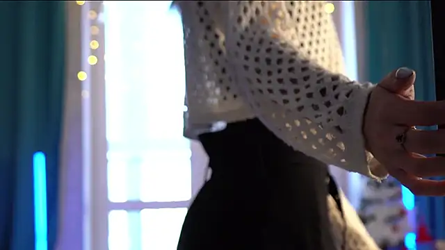 norakisses online show from 12/19/24, 08:23