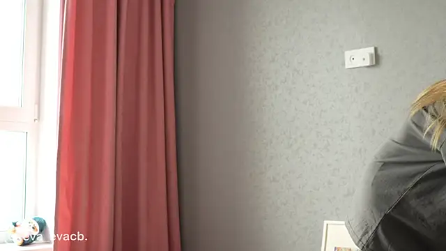 norakisses online show from 03/08/25, 08:44