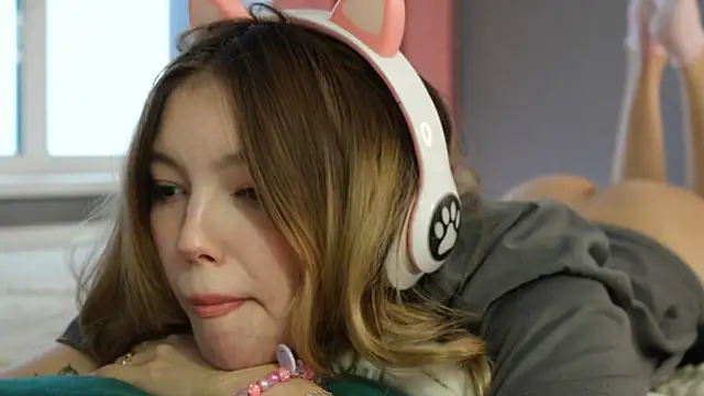 norakisses online show from 03/12/25, 01:30