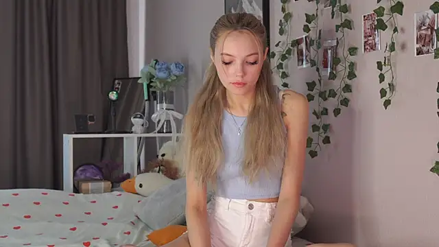 norakisses online show from 04/17/26, 07:22