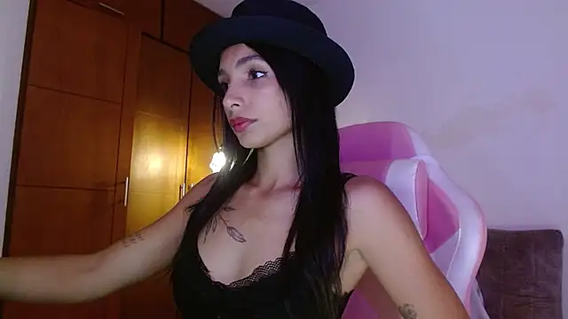 Snapshot of AnnitaSerna_ chatting on 10/30/25, 01:56 AnnitaSerna online show from 10/30/25, 01:56