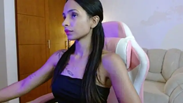 Snapshot of AnnitaSerna_ chatting on 11/26/25, 04:02 AnnitaSerna online show from 11/26/25, 04:02