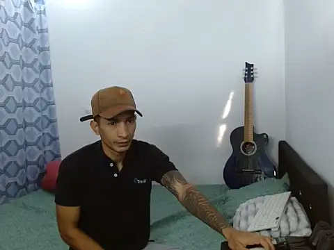 latino hotxxx online show from 11/12/25, 02:17