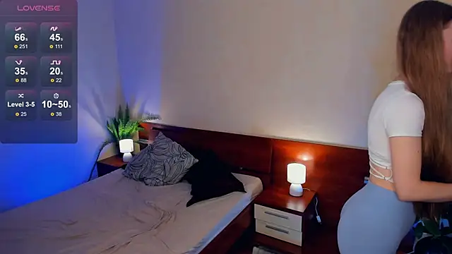 EsmaCarll online show from 12/21/24, 08:10