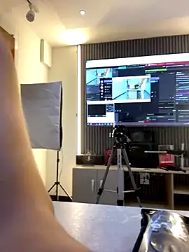 NairobiLee online show from 10/08/25, 11:41