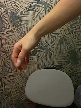 Snapshot of BlueEyesCarole chatting on 12/17/24, 07:26 BlueEyesCarole online show from 12/17/24, 07:26