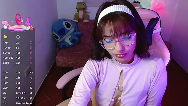 evie cloud online show from 02/28/25, 01:37