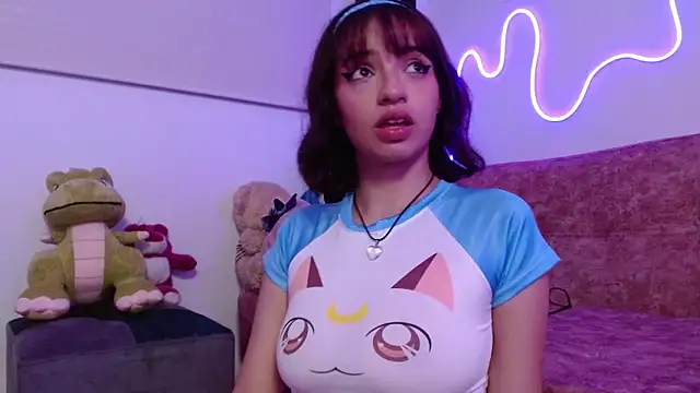 evie cloud online show from 03/19/25, 04:36