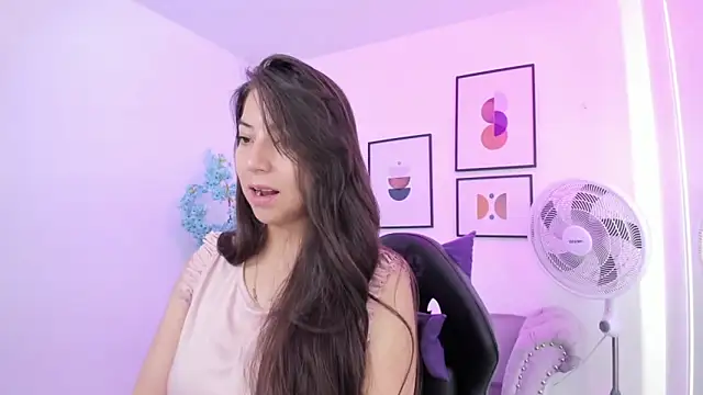 Ema louis  online show from 01/17/25, 12:31