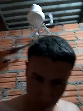 Snapshot of Mateus3040 chatting on 10/18/25, 12:57 Mateus3040 online show from 10/18/25, 12:57