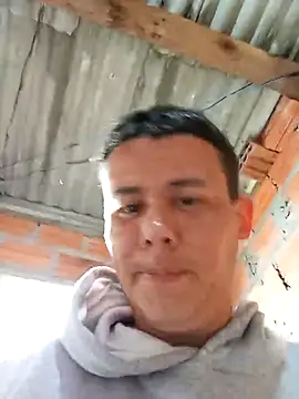 Snapshot of Mateus3040 chatting on 10/18/25, 07:25 Mateus3040 online show from 10/18/25, 07:25