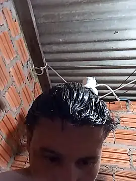 Snapshot of Mateus3040 chatting on 12/13/25, 10:04 Mateus3040 online show from 12/13/25, 10:04