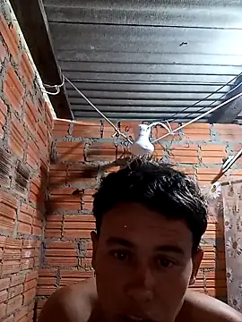 Snapshot of Mateus3040 chatting on 12/17/25, 09:32 Mateus3040 online show from 12/17/25, 09:32