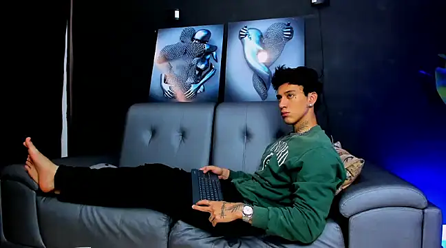 Snapshot of JUSTIN_FULLER1 chatting on 12/05/24, 03:06 JUSTIN FULLER1 online show from 12/05/24, 03:06