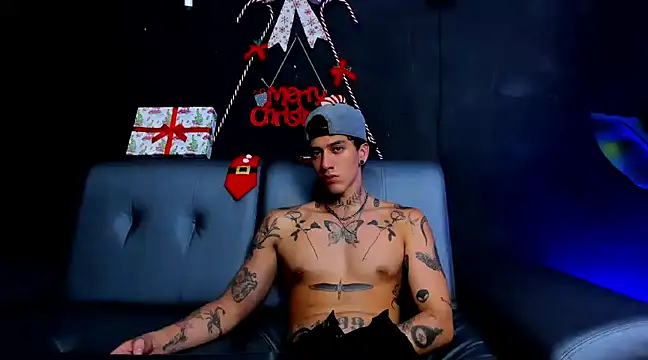 Snapshot of JUSTIN_FULLER1 chatting on 12/07/24, 04:58 JUSTIN FULLER1 online show from 12/07/24, 04:58