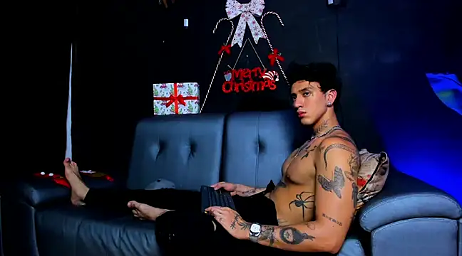 Snapshot of JUSTIN_FULLER1 chatting on 12/11/24, 07:14 JUSTIN FULLER1 online show from 12/11/24, 07:14