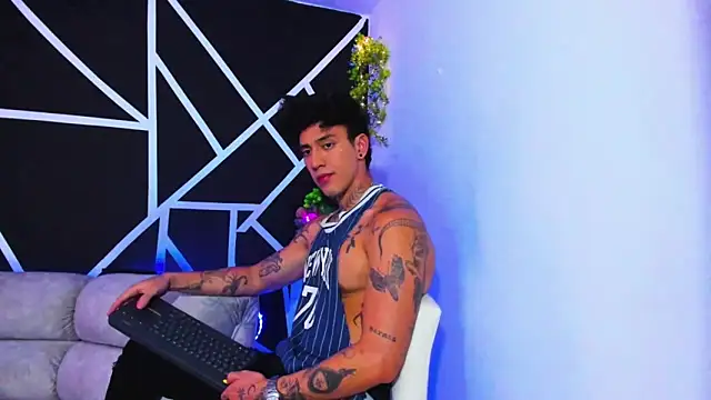 Snapshot of JUSTIN_FULLER1 chatting on 02/02/25, 08:30 JUSTIN FULLER1 online show from 02/02/25, 08:30