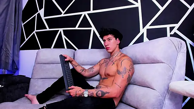 Snapshot of JUSTIN_FULLER1 chatting on 02/12/25, 07:45 JUSTIN FULLER1 online show from 02/12/25, 07:45