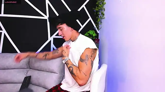 Snapshot of JUSTIN_FULLER1 chatting on 02/16/25, 07:05 JUSTIN FULLER1 online show from 02/16/25, 07:05