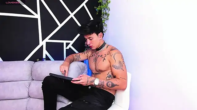 Snapshot of JUSTIN_FULLER1 chatting on 02/24/25, 11:30 JUSTIN FULLER1 online show from 02/24/25, 11:30