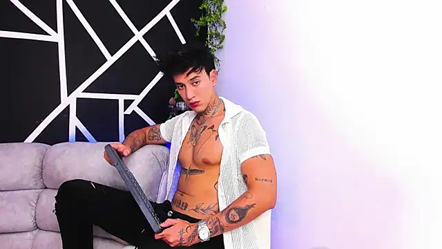 Snapshot of JUSTIN_FULLER1 chatting on 02/25/25, 11:33 JUSTIN FULLER1 online show from 02/25/25, 11:33