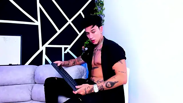 Snapshot of JUSTIN_FULLER1 chatting on 03/07/25, 09:06 JUSTIN FULLER1 online show from 03/07/25, 09:06