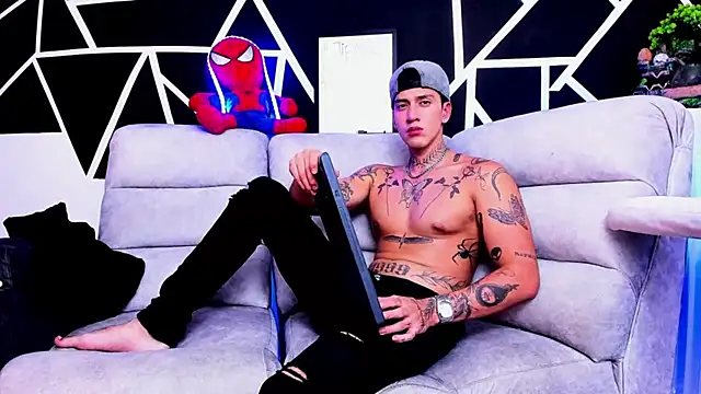 Snapshot of JUSTIN_FULLER1 chatting on 03/08/25, 12:11 JUSTIN FULLER1 online show from 03/08/25, 12:11