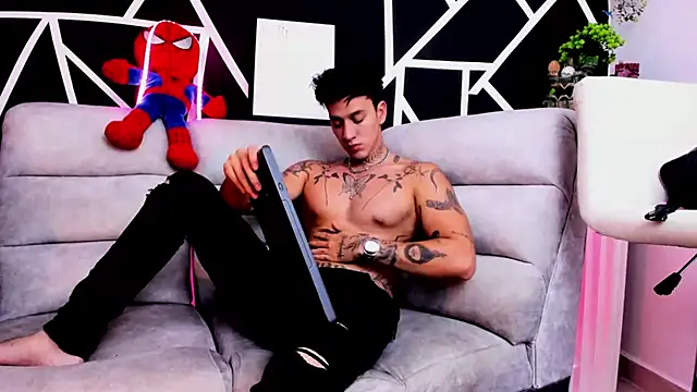 Snapshot of JUSTIN_FULLER1 chatting on 03/13/25, 01:21 JUSTIN FULLER1 online show from 03/13/25, 01:21