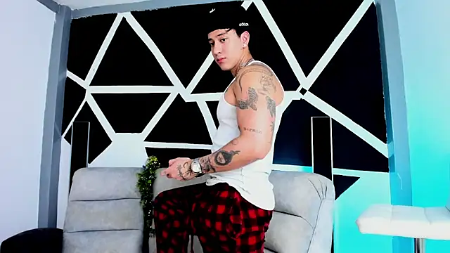 Snapshot of JUSTIN_FULLER1 chatting on 10/16/25, 06:09 JUSTIN FULLER1 online show from 10/16/25, 06:09