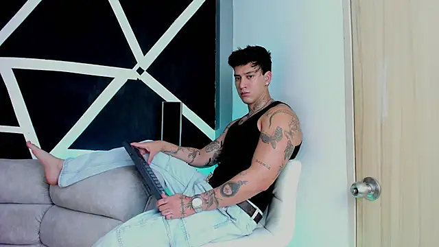 Snapshot of JUSTIN_FULLER1 chatting on 11/01/25, 07:27 JUSTIN FULLER1 online show from 11/01/25, 07:27