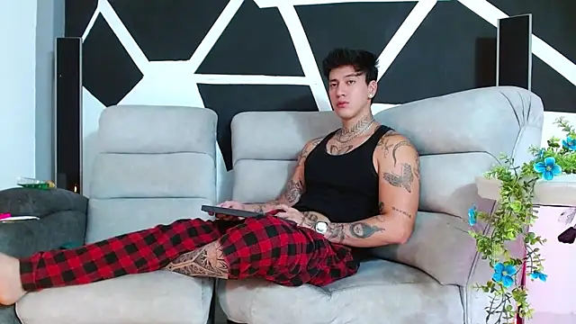 Snapshot of JUSTIN_FULLER1 chatting on 11/30/25, 02:21 JUSTIN FULLER1 online show from 11/30/25, 02:21