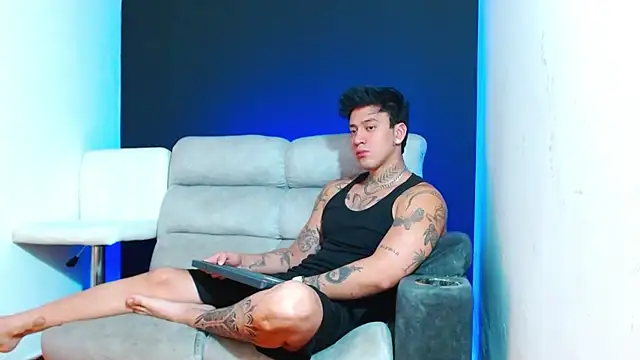 JUSTIN FULLER1 online show from 02/14/26, 07:43