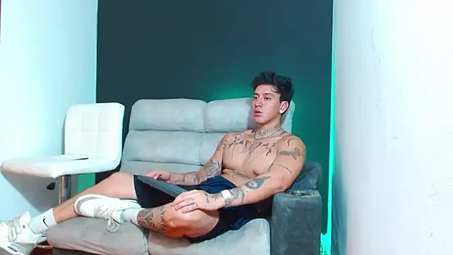 Snapshot of JUSTIN_FULLER1 chatting on 03/12/26, 07:03 JUSTIN FULLER1 online show from 03/12/26, 07:03