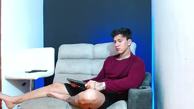 Snapshot of JUSTIN_FULLER1 chatting on 04/04/26, 07:44 JUSTIN FULLER1 online show from 04/04/26, 07:44