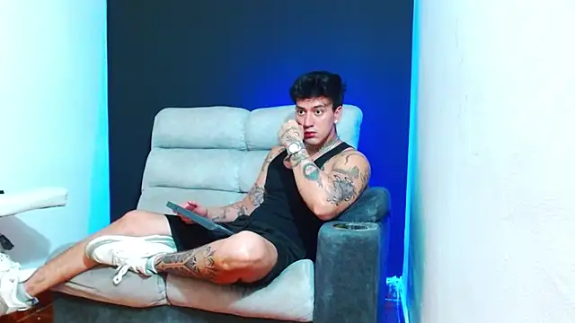 JUSTIN FULLER1 online show from 05/08/26, 01:00