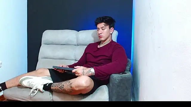 Snapshot of JUSTIN_FULLER1 chatting on 06/23/26, 03:37 JUSTIN FULLER1 online show from 06/23/26, 03:37