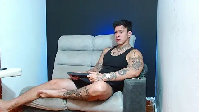 Snapshot of JUSTIN_FULLER1 chatting on 07/04/26, 11:00 JUSTIN FULLER1 online show from 07/04/26, 11:00